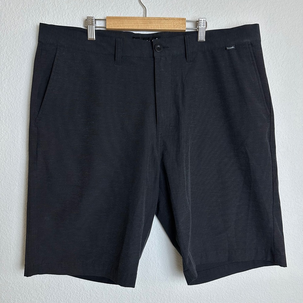 TravisMathew Mens Black Performance Golf Shorts Micro Stripe Size 38 RN123280